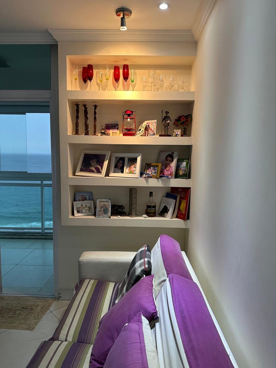 Lindo Apartamento de Frente pro Mar na Barra da Tijuca. Código: VA01