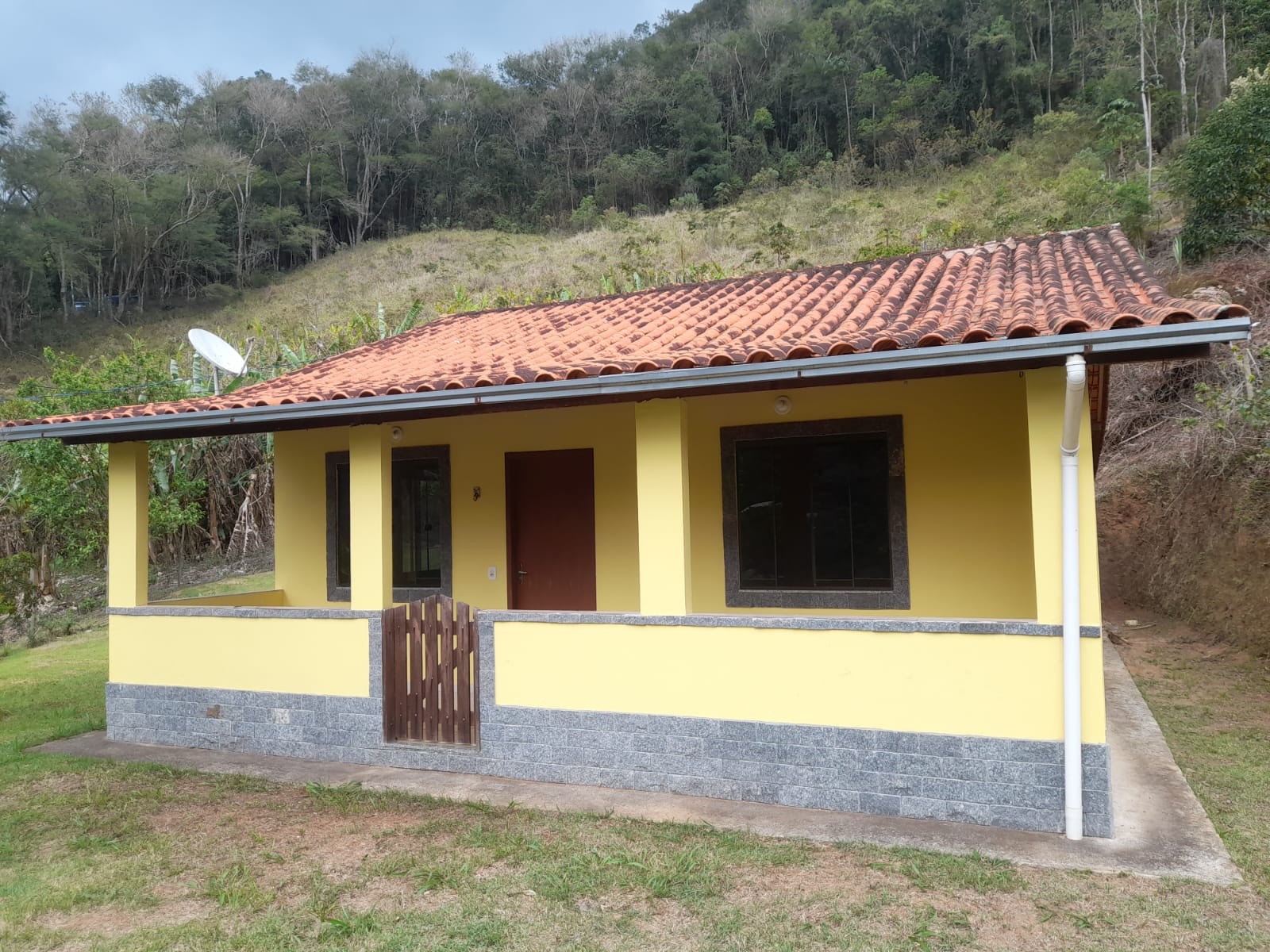 Linda Casa em Meio a Natureza. Código: ALA29